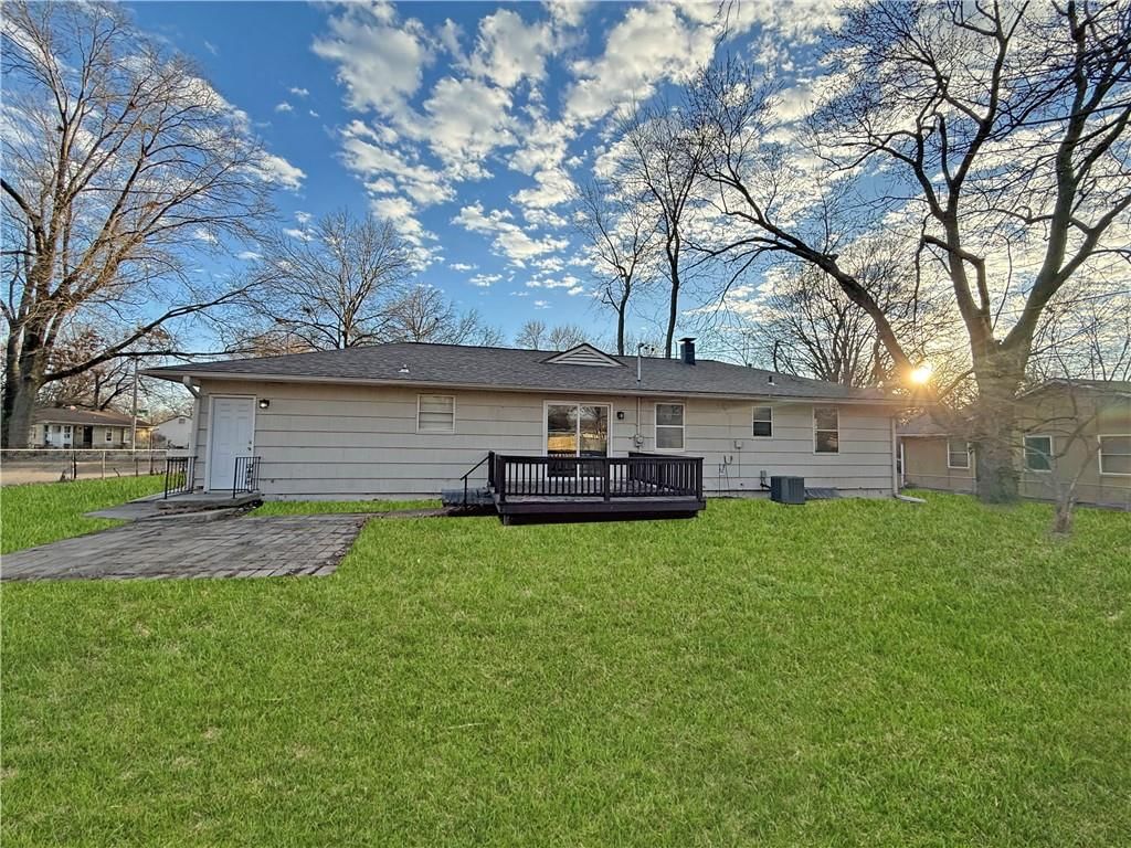 4516 E 112TH Terrace — photo 28