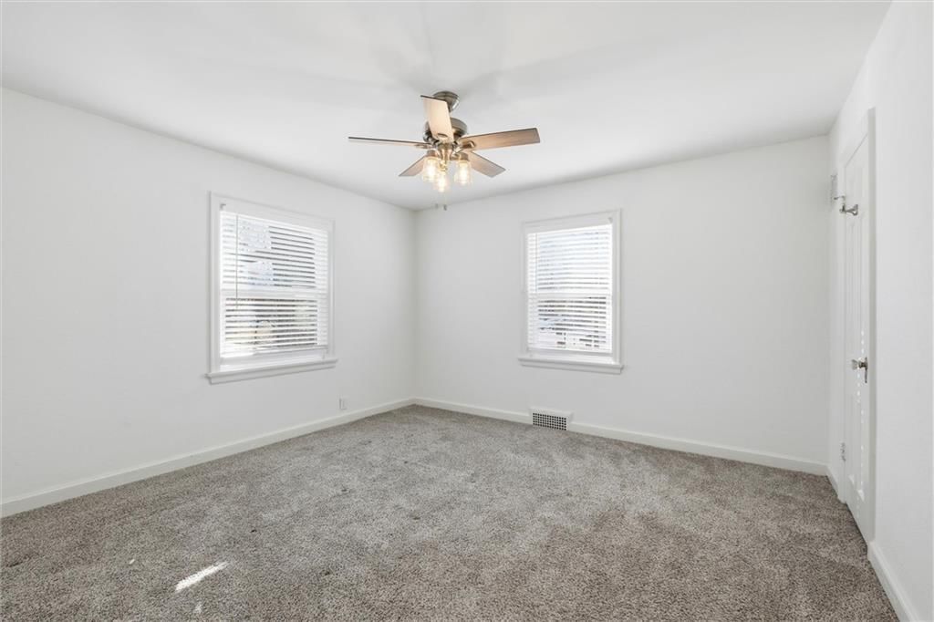 7051 Ward Parkway — photo 25