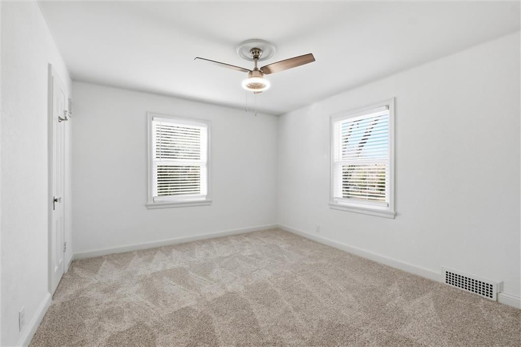7051 Ward Parkway — photo 29