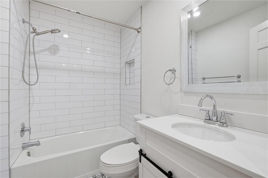 7051 Ward Parkway — photo 31