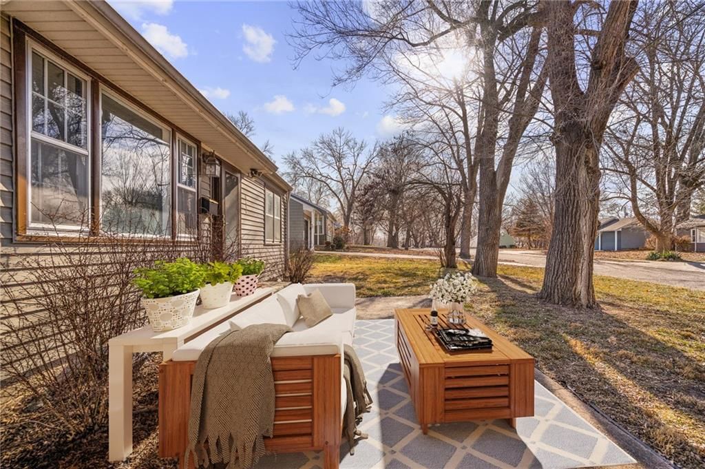 8133 Woodward Street — photo 4