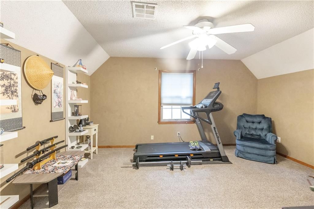 1602 NW Weatherstone Lane — photo 32