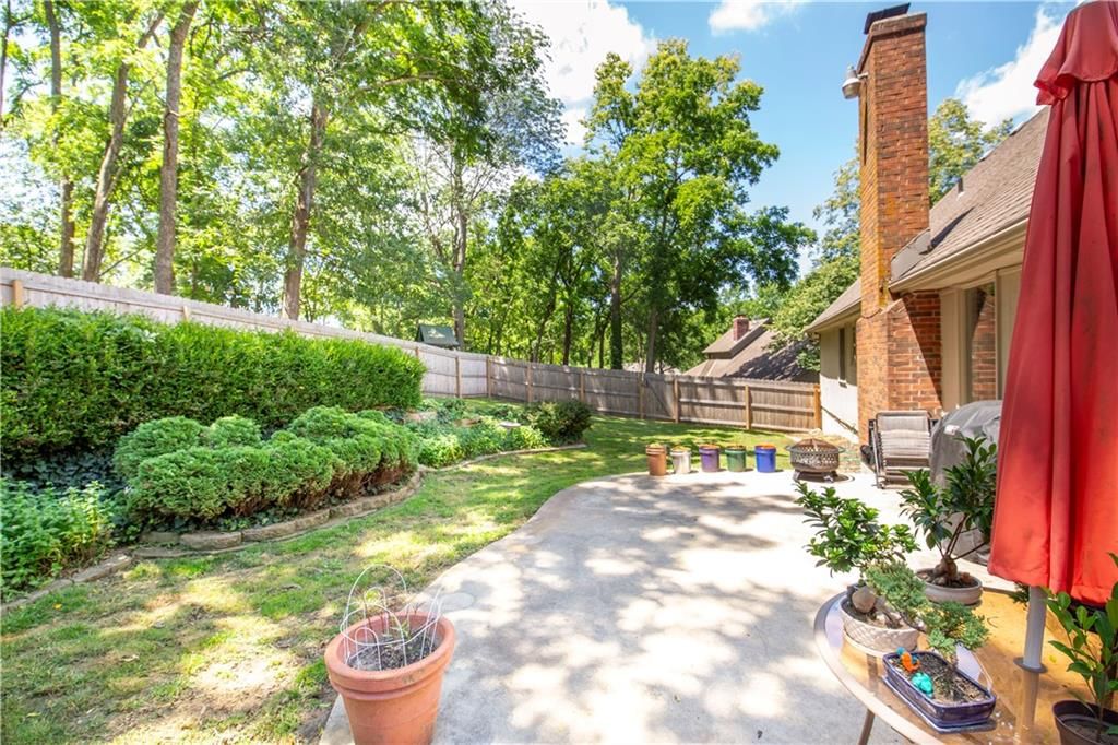 1602 NW Weatherstone Lane — photo 37