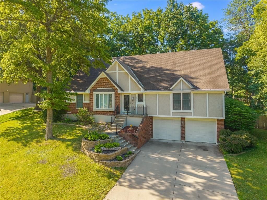 1602 NW Weatherstone Lane — photo 43