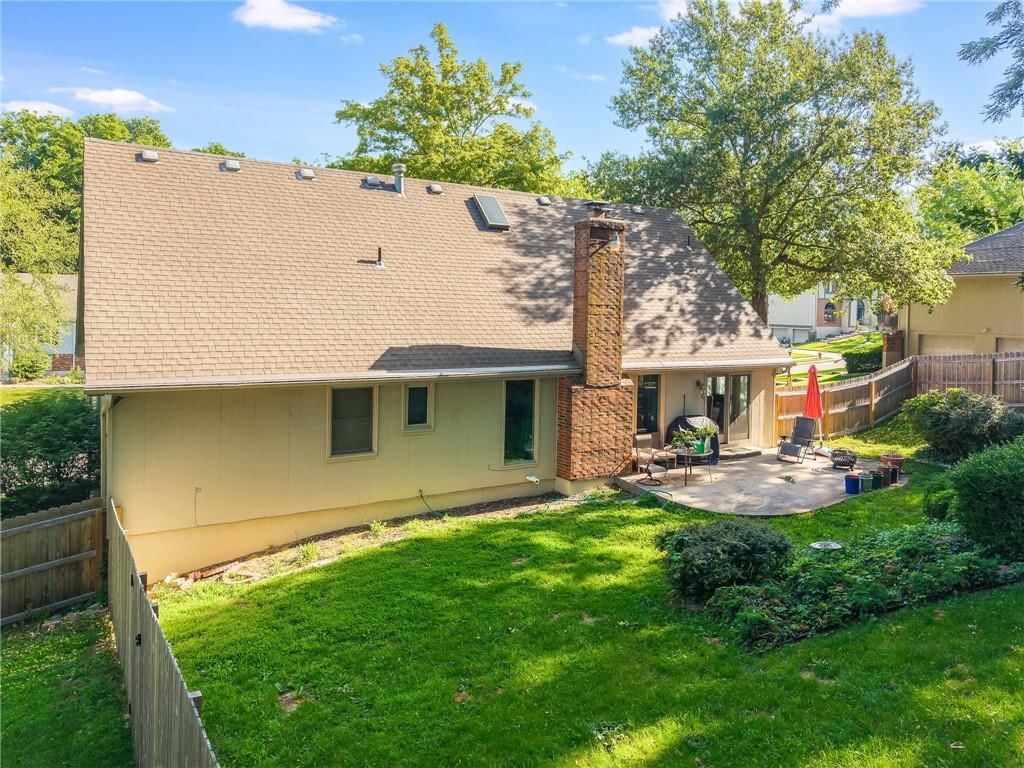 1602 NW Weatherstone Lane — photo 44
