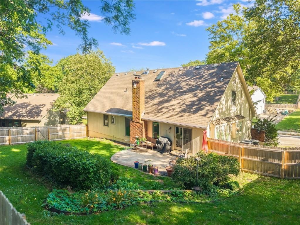 1602 NW Weatherstone Lane — photo 45
