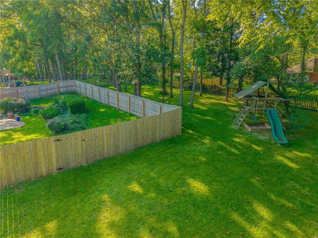 1602 NW Weatherstone Lane — photo 46