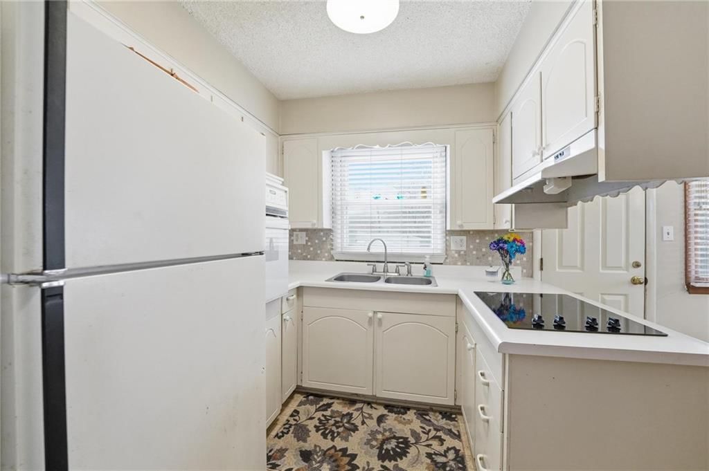 4411 Sterling Avenue — photo 13