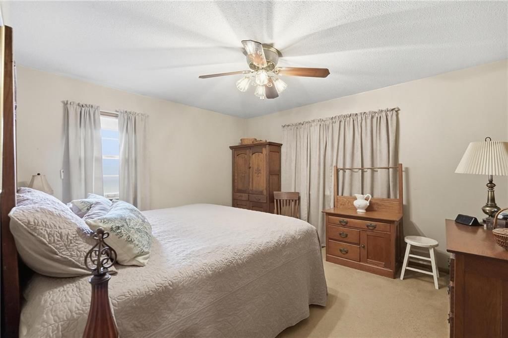 4411 Sterling Avenue — photo 23