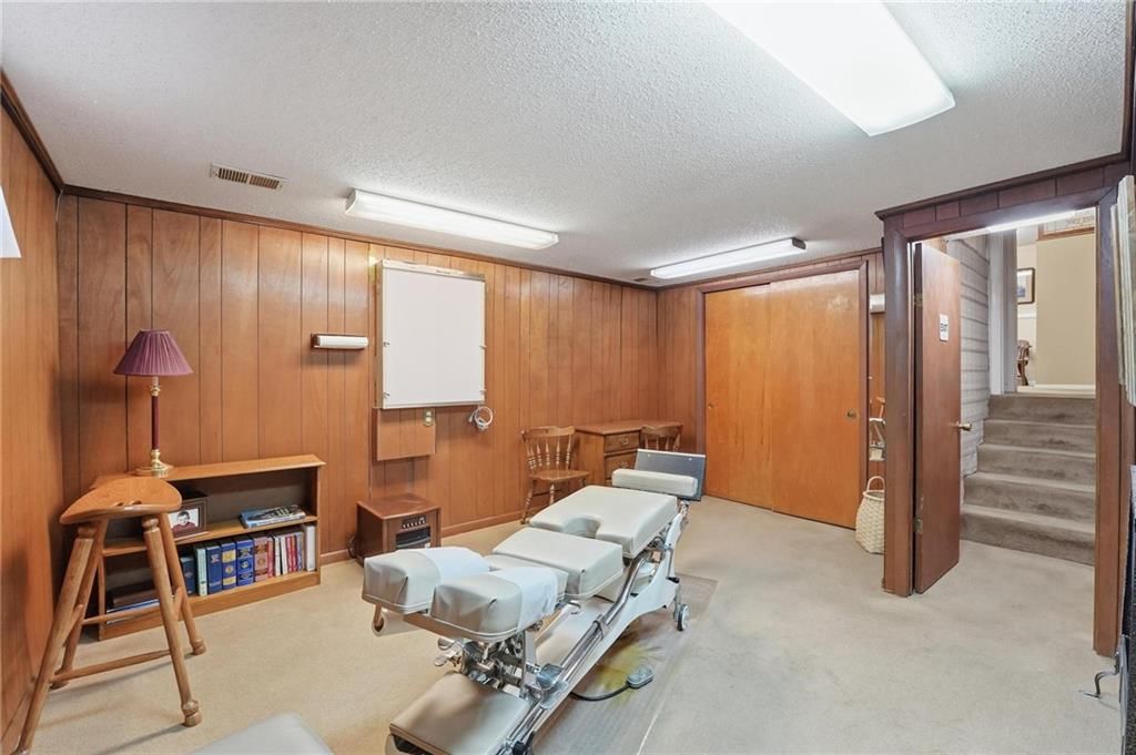 4411 Sterling Avenue — photo 32