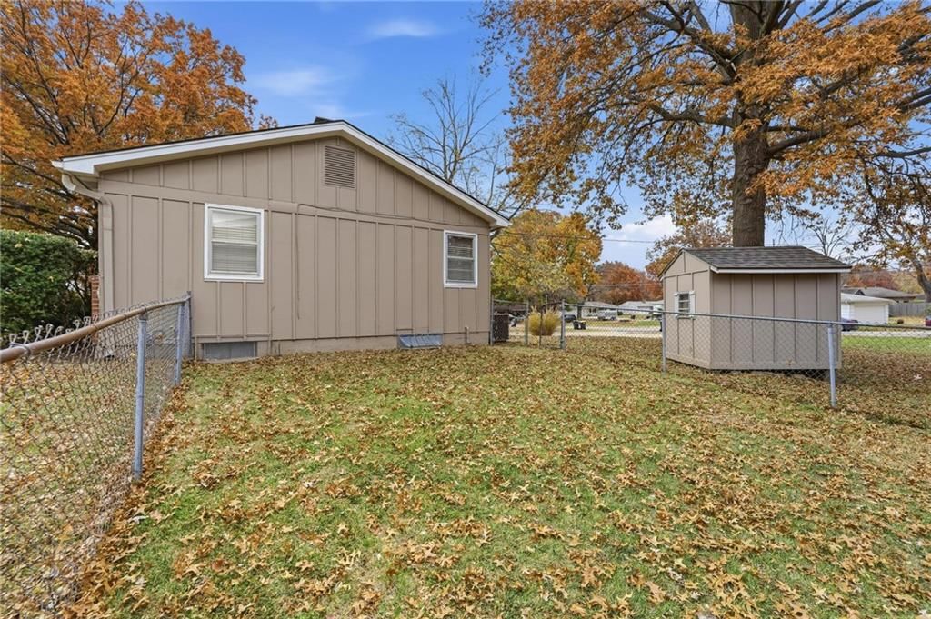4411 Sterling Avenue — photo 37