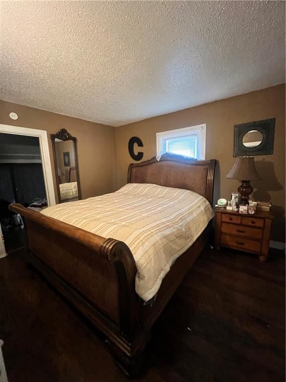 5211 Gladstone Boulevard — photo 2