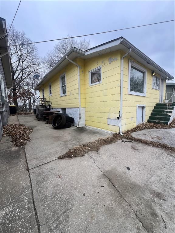 5211 Gladstone Boulevard — photo 8