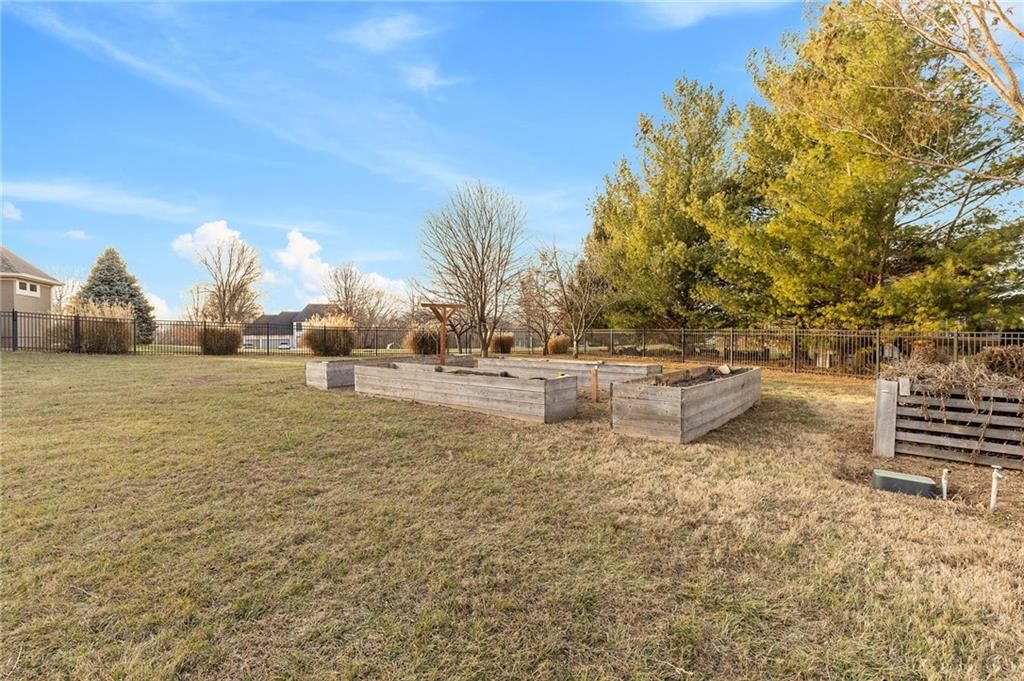 18125 Windsor Drive — photo 77