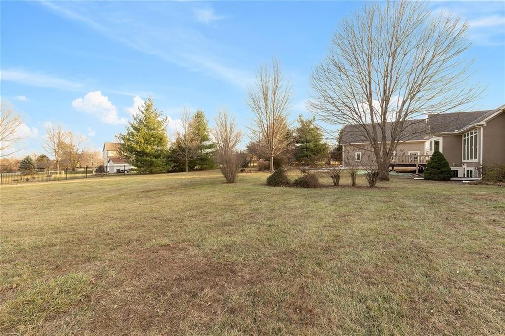 18125 Windsor Drive — photo 79