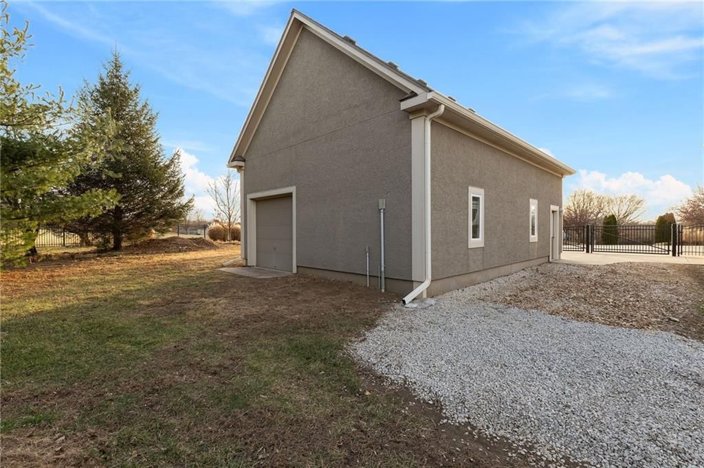 18125 Windsor Drive — photo 80