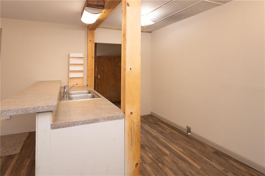 904 E 5th Street — photo 10