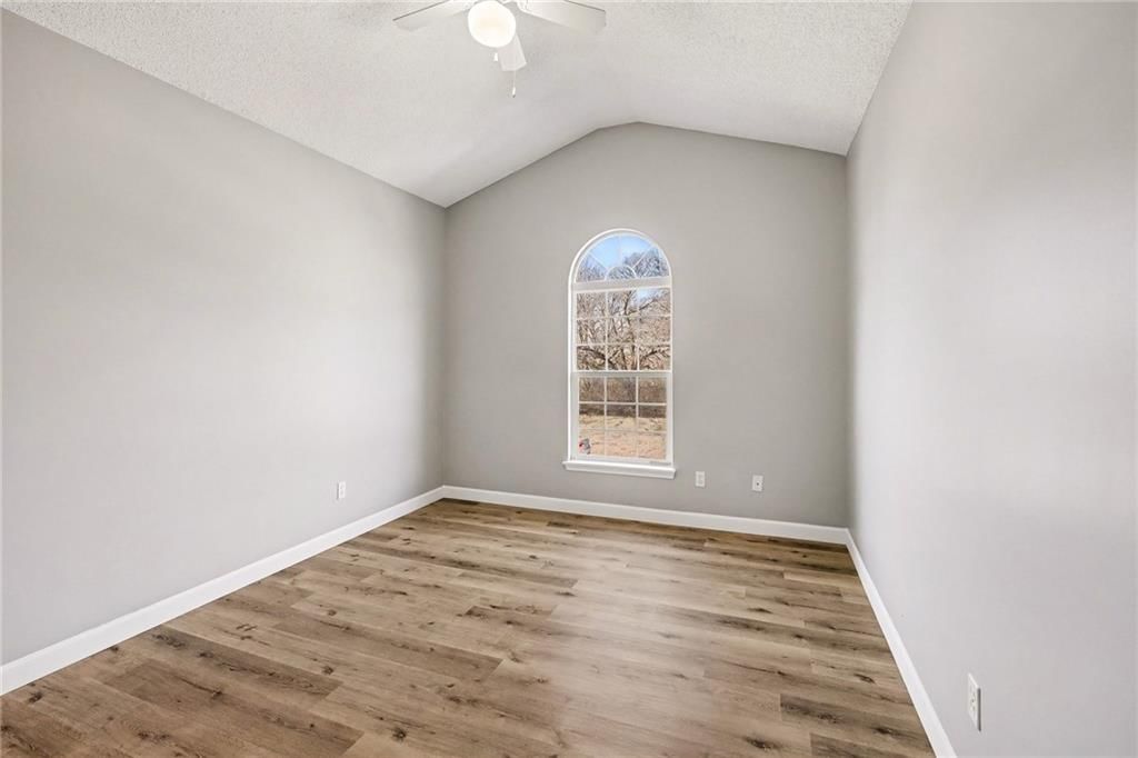 15963 S CRESTVIEW Drive — photo 8