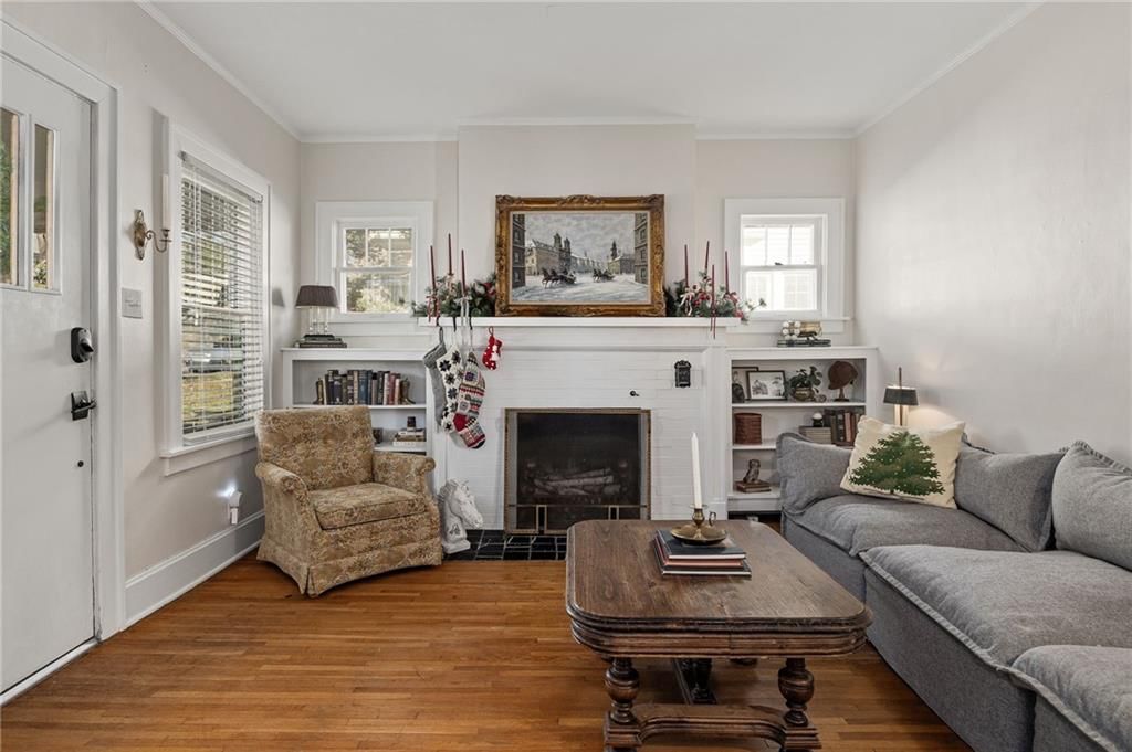 2215 Eugene Field Avenue — photo 2