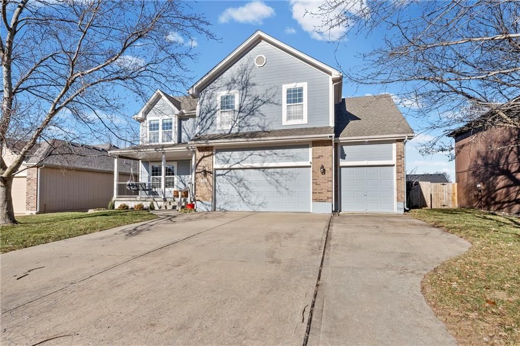 517 NE Hans Drive — photo 2