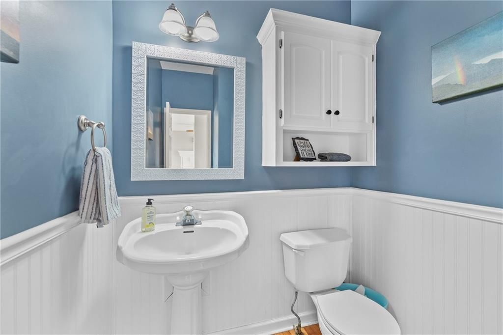 517 NE Hans Drive — photo 10