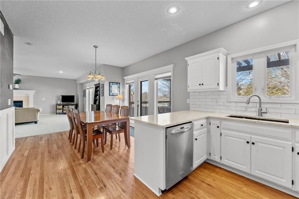 517 NE Hans Drive — photo 11