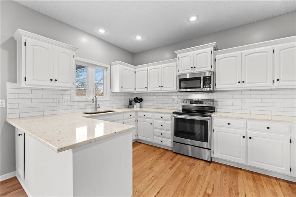 517 NE Hans Drive — photo 12