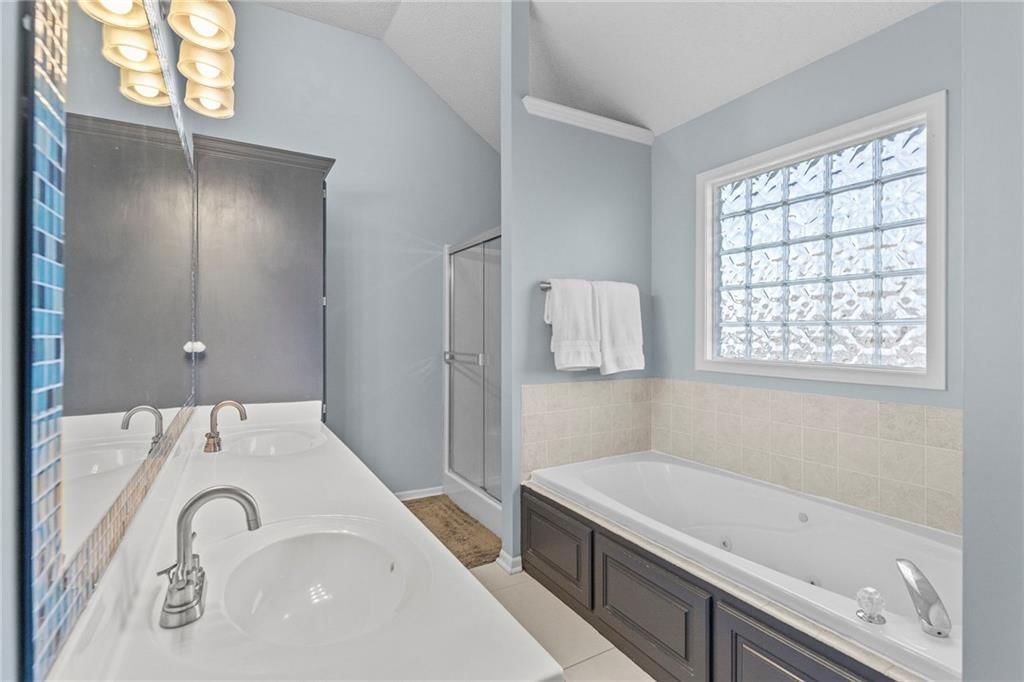 517 NE Hans Drive — photo 18