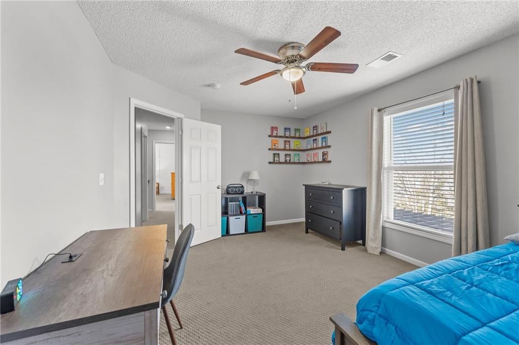 517 NE Hans Drive — photo 22