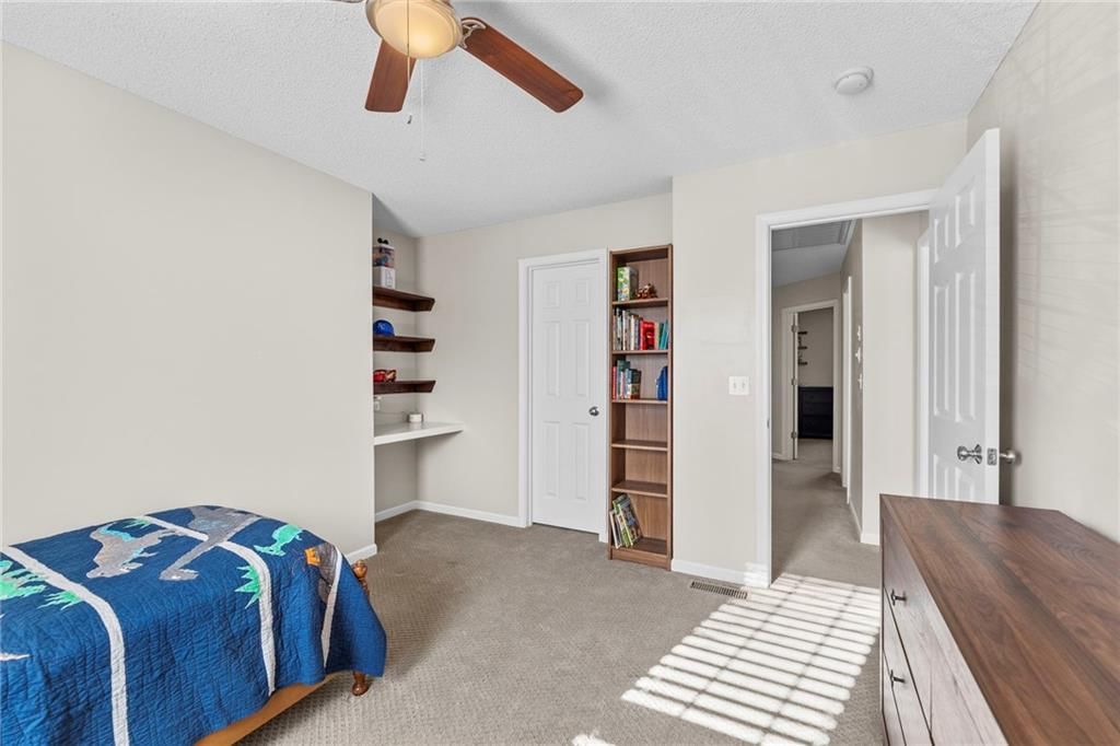 517 NE Hans Drive — photo 25