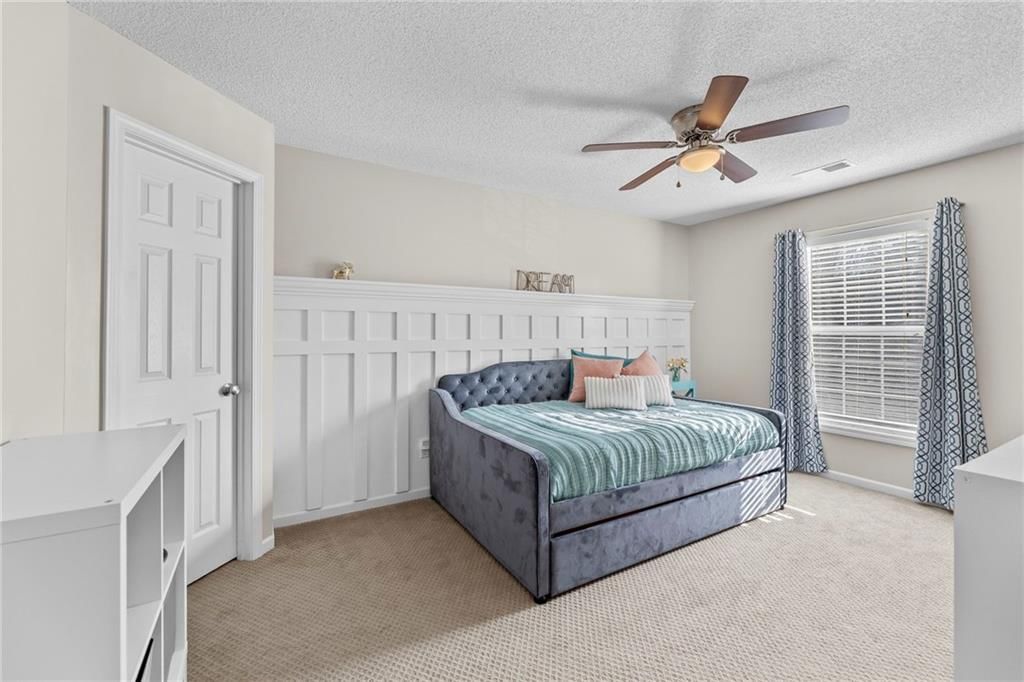 517 NE Hans Drive — photo 26