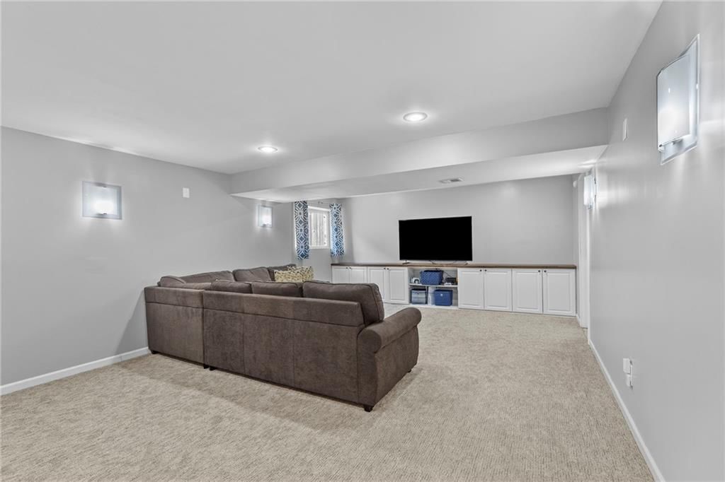 517 NE Hans Drive — photo 29