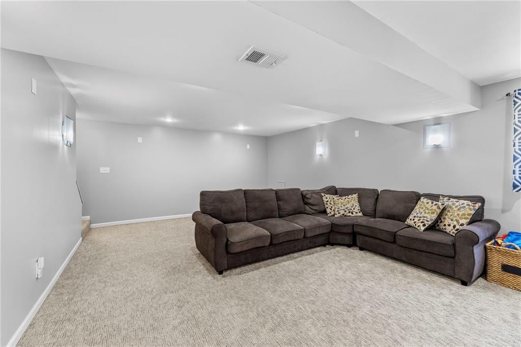 517 NE Hans Drive — photo 30