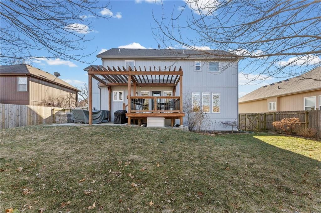 517 NE Hans Drive — photo 35
