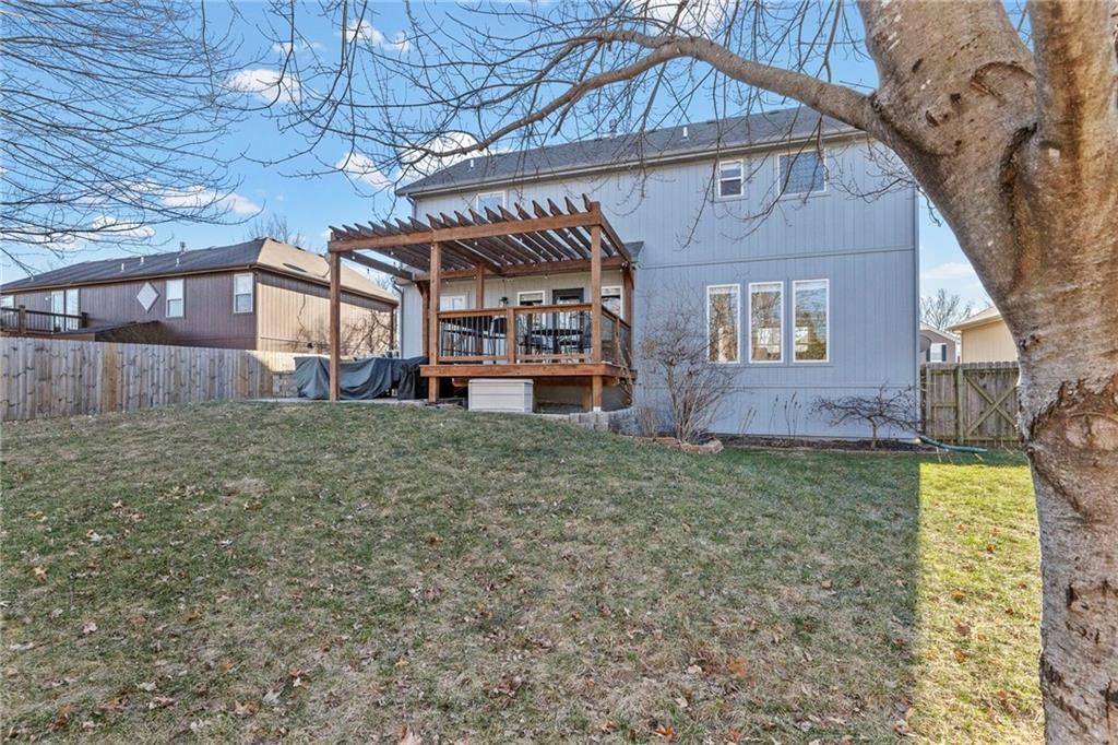 517 NE Hans Drive — photo 40