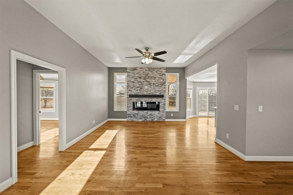 604 Canyon Drive — photo 8