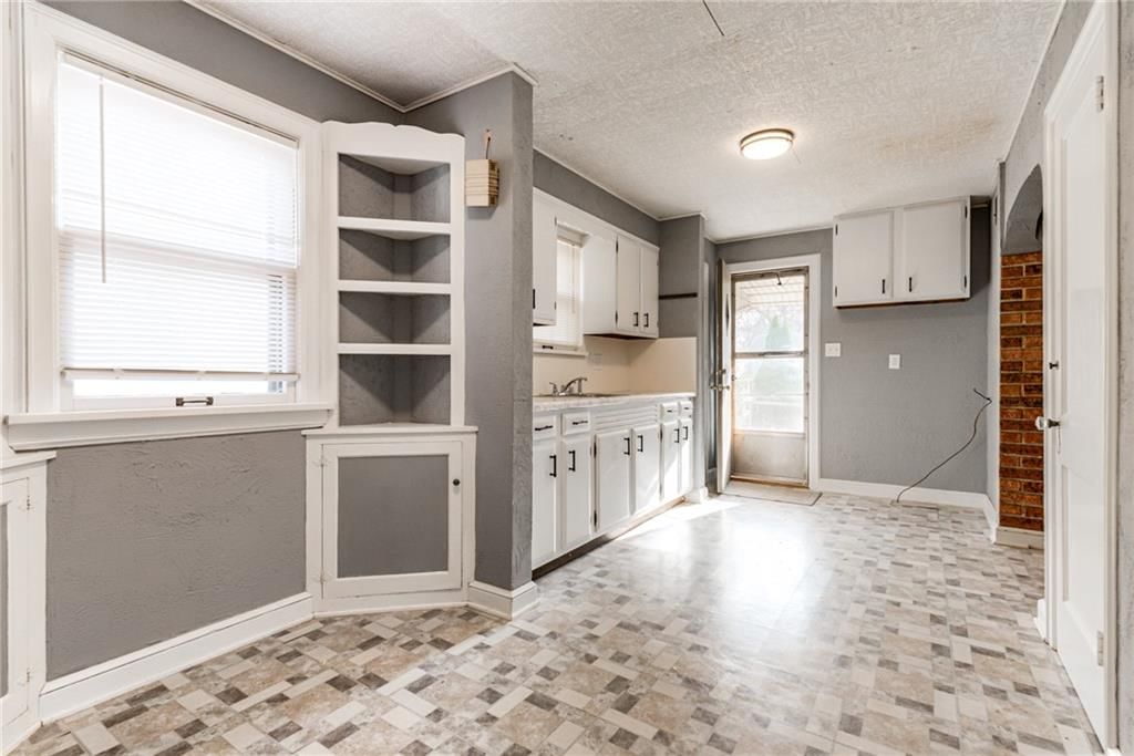 1005 W 77 Terrace — photo 11