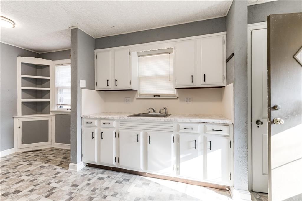 1005 W 77 Terrace — photo 14