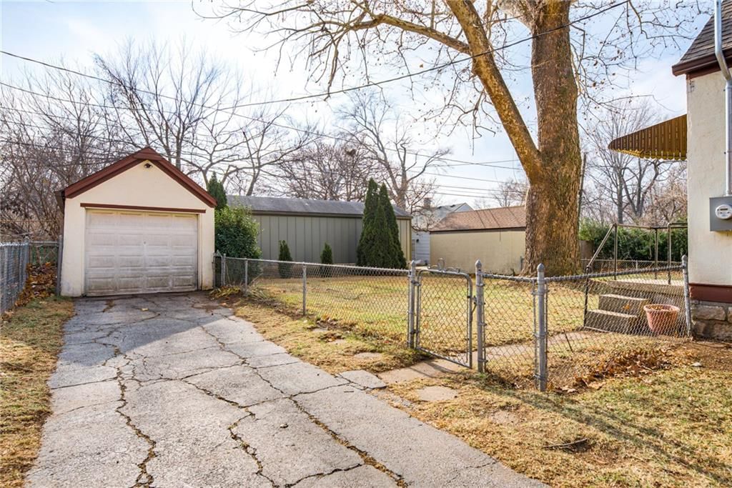 1005 W 77 Terrace — photo 34