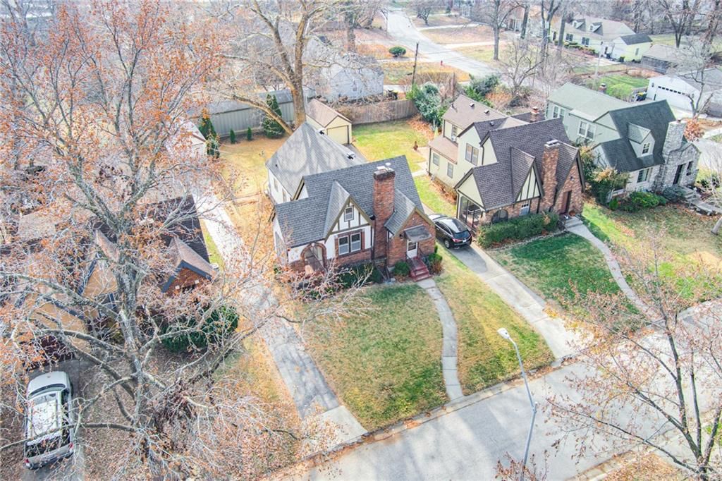 1005 W 77 Terrace — photo 38