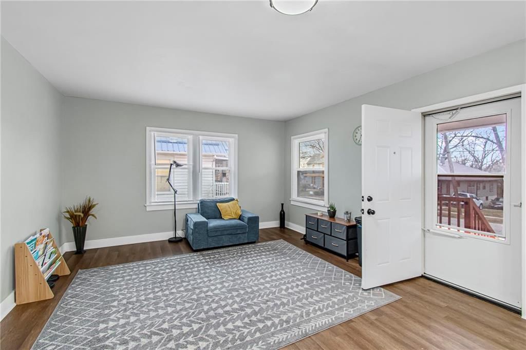 209 S Folger Street — photo 3