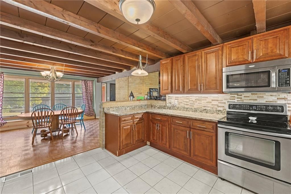 8552 Lafayette Avenue — photo 13
