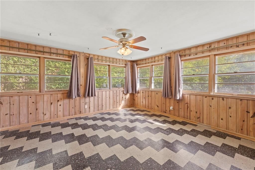 8552 Lafayette Avenue — photo 17