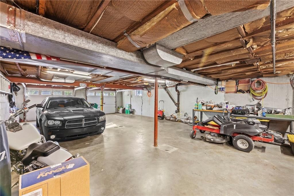 8552 Lafayette Avenue — photo 33
