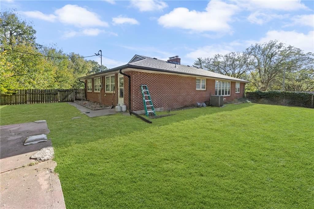 8552 Lafayette Avenue — photo 40