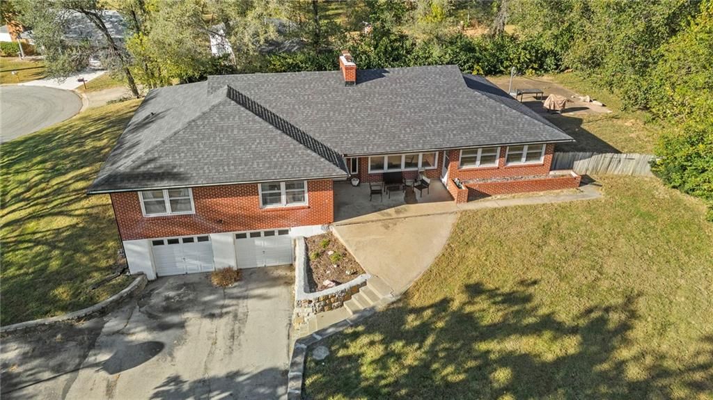 8552 Lafayette Avenue — photo 42