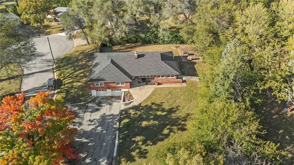 8552 Lafayette Avenue — photo 43