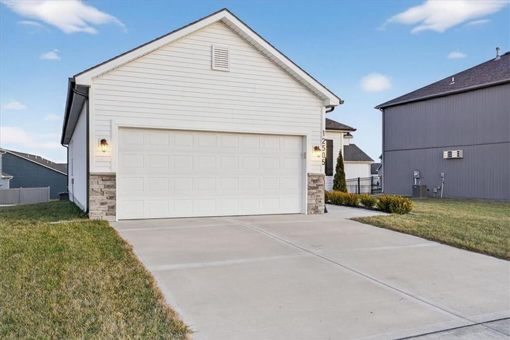 12505 S Woodlawn Drive — photo 42