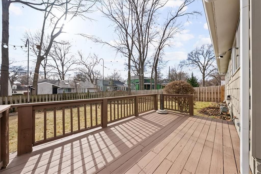 3913 W 67th Terrace — photo 33