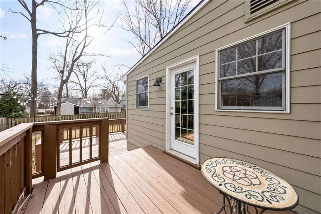 3913 W 67th Terrace — photo 36